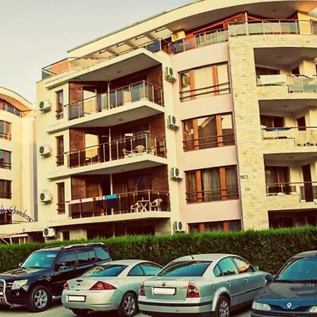 Aparthotel Magnolia Garden 3*