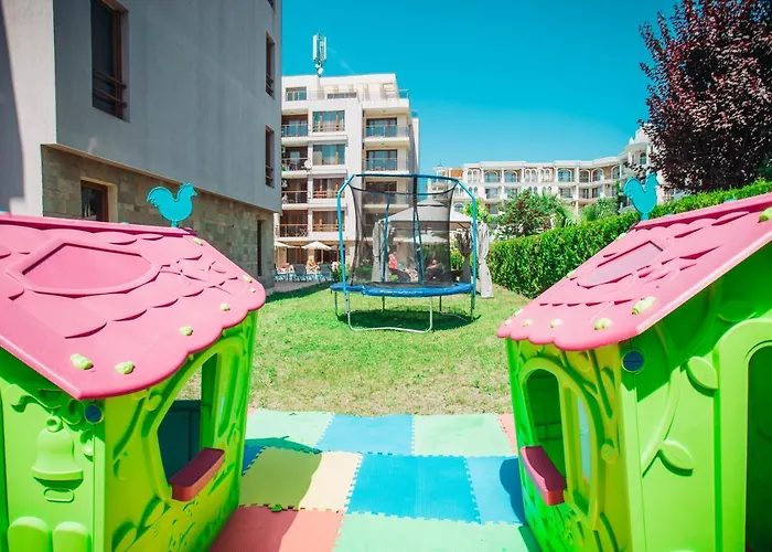 Magnolia Garden Aparthotel